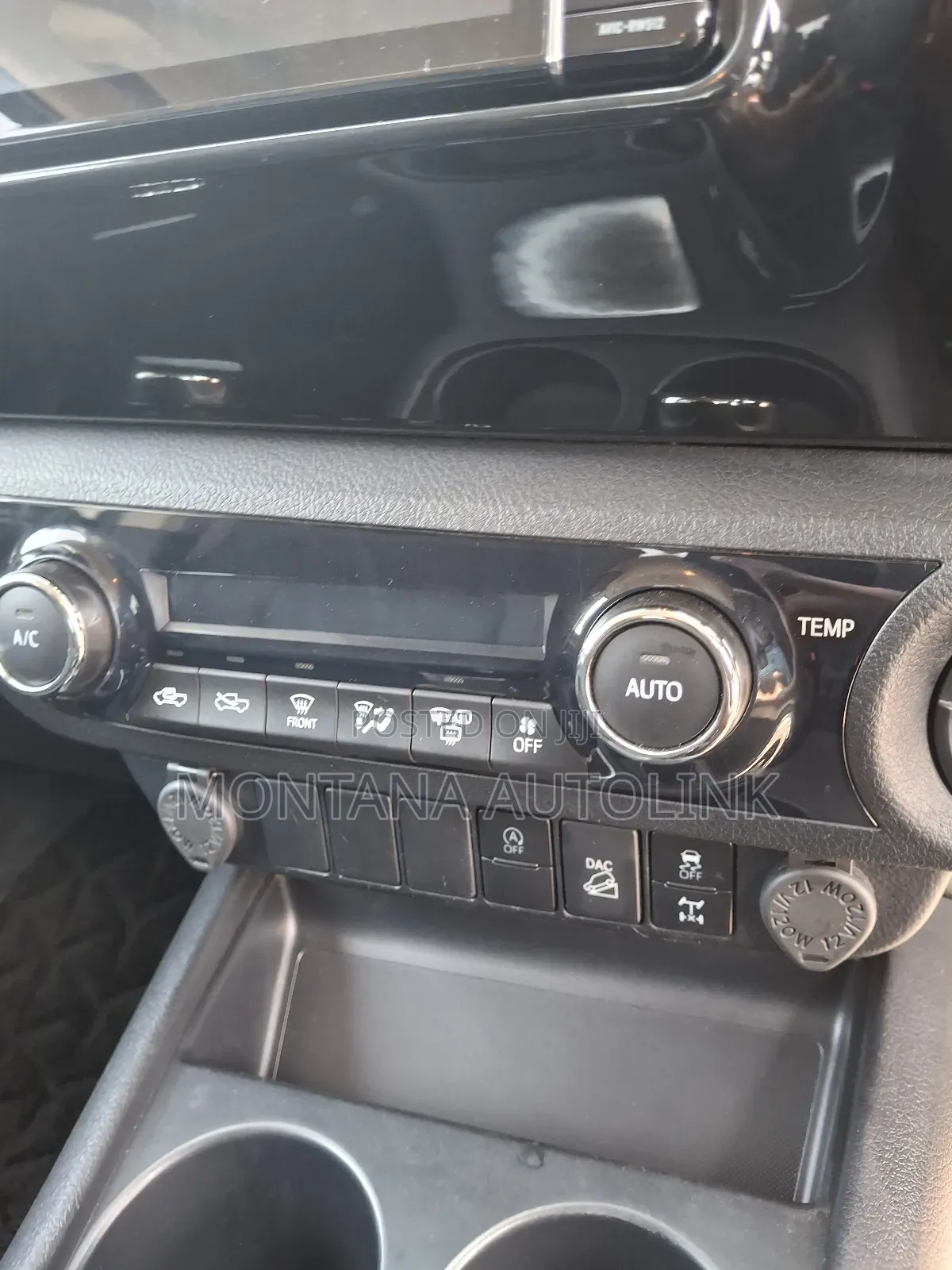 Toyota Hilux 2020 White