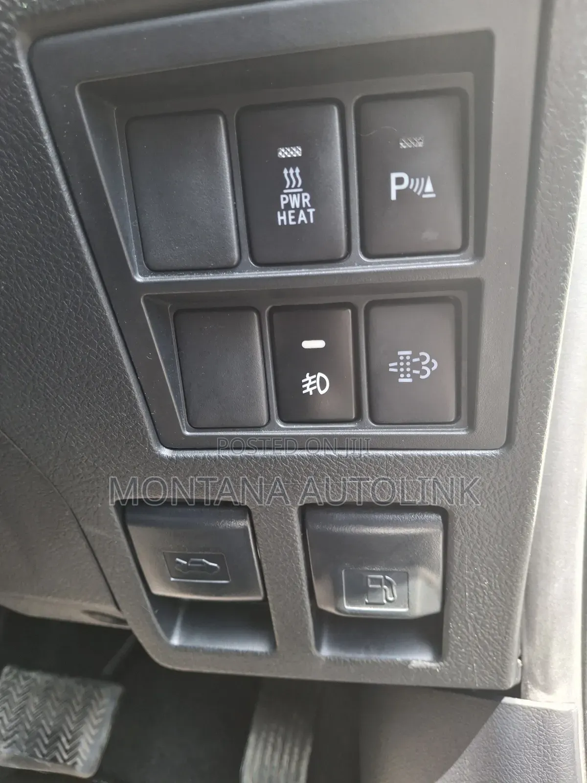 Toyota Hilux 2020 White