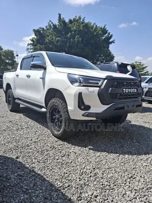 Toyota Hilux 2020 White