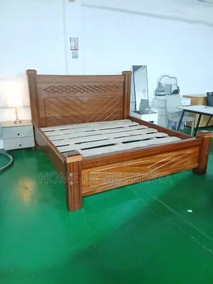 King Size Bed: Mahogany Bed With 10inch Matress and 2 Nightstands