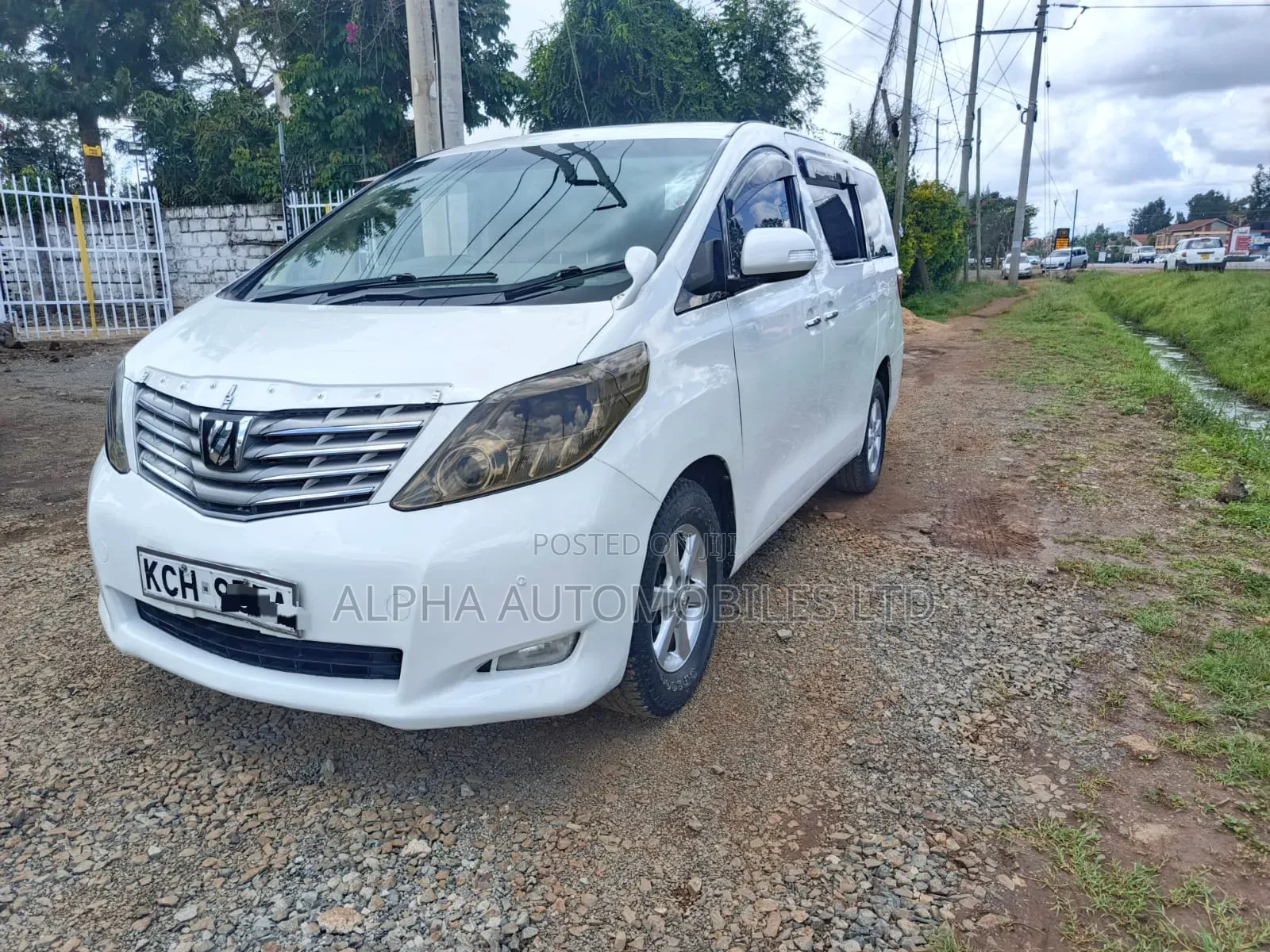 Toyota Alphard 2.4 Petrol AWD 2009 Silver