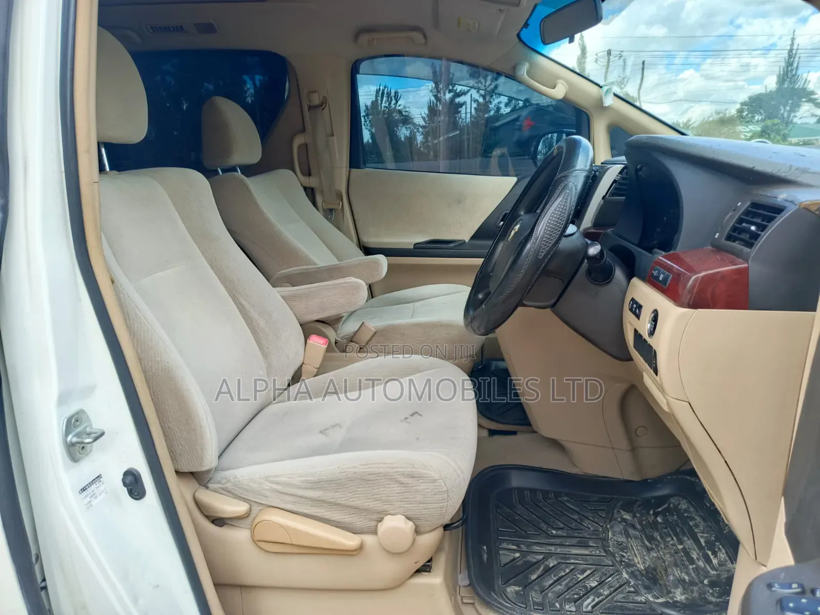 Toyota Alphard 2.4 Petrol AWD 2009 Silver