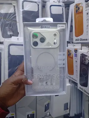 iPhone 17 Pro Max White Classic Magsafe Case
