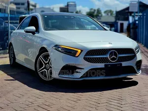Mercedes-Benz A-Class 2019 Off white