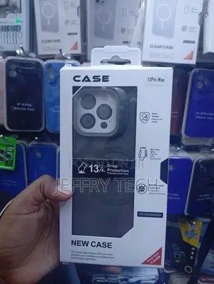 iPhone 13 Pro Max Maozis Strong Magnetic Translucent Case