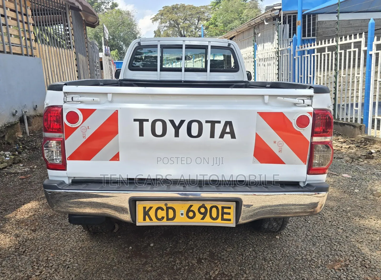 Toyota Hilux 2014 White