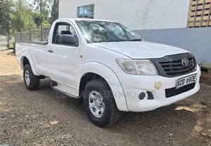 Toyota Hilux 2014 White