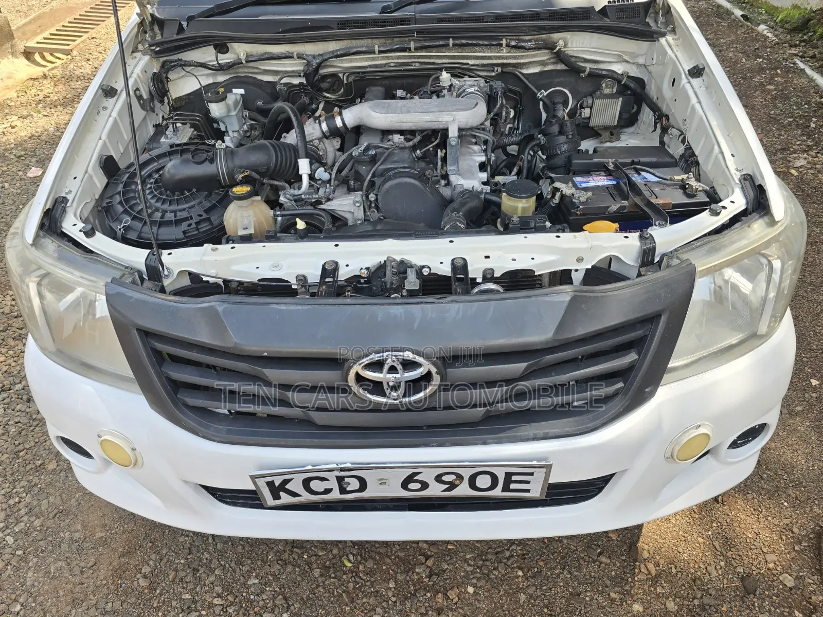 Toyota Hilux 2014 White