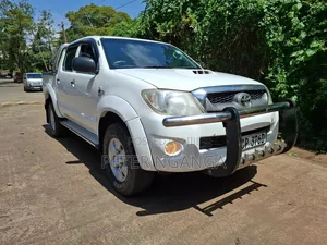 Toyota Hilux 2.5 D-4D 4X4 SRX 2011 Off white