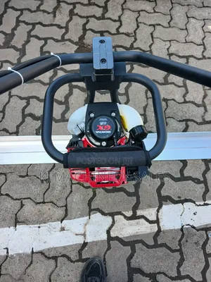 Honda Petrol Concrete Vibrating Screed Machine – Heavy Duty