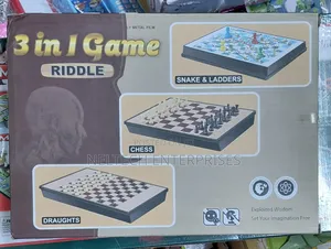 3 in 1 Game Snakes and Ladders, Chess and Draughts.