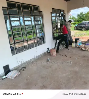 Putty Glass Fixing.