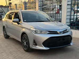 Toyota Corolla Fielder 1.5 Hybrid FWD 2019 Silver
