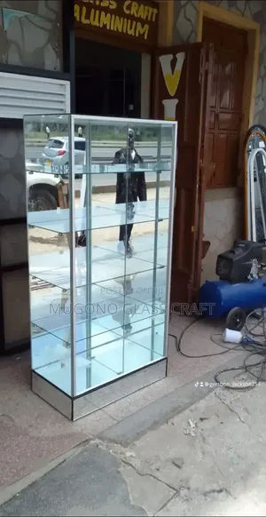 Frameless Shop Display