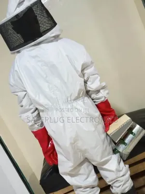 Complete Bee Keeper Protective Suit With Smoker