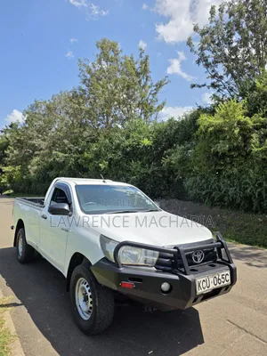 Toyota Hilux 2019 White