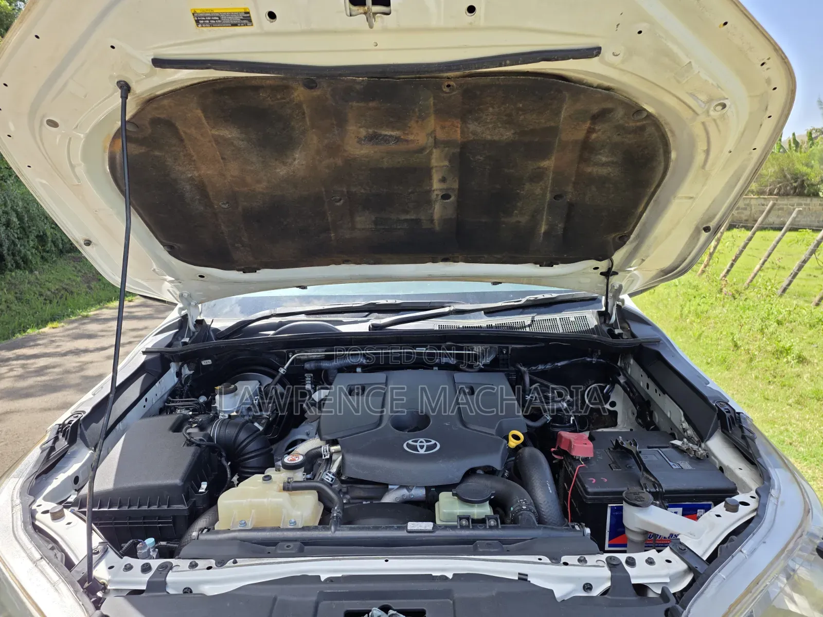 Toyota Hilux 2019 White