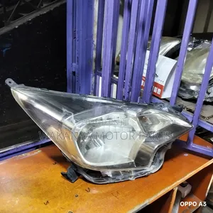 Toyota Ractis Xenon Headlamp, Model 2012/2013/2014. Clean Ex Japan