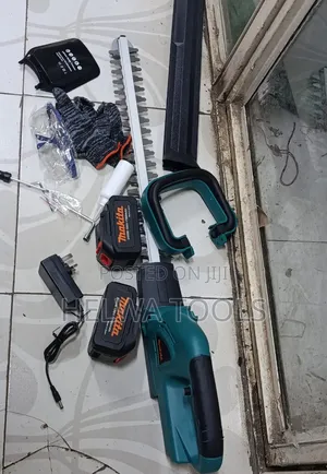 Cordless Hedge Trimmer/Makita Cordless Hedge Trimmer