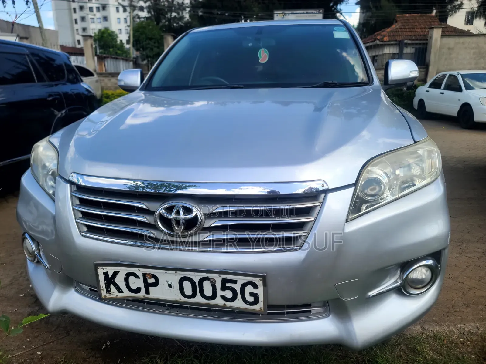 Toyota Vanguard 2010 Silver