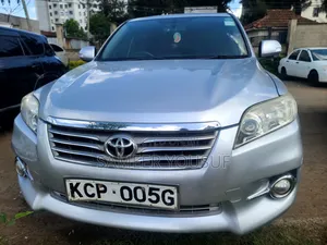 Toyota Vanguard 2010 Silver