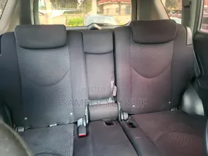 Toyota Vanguard 2010 Silver