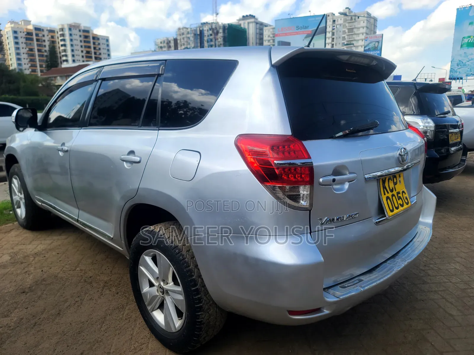 Toyota Vanguard 2010 Silver