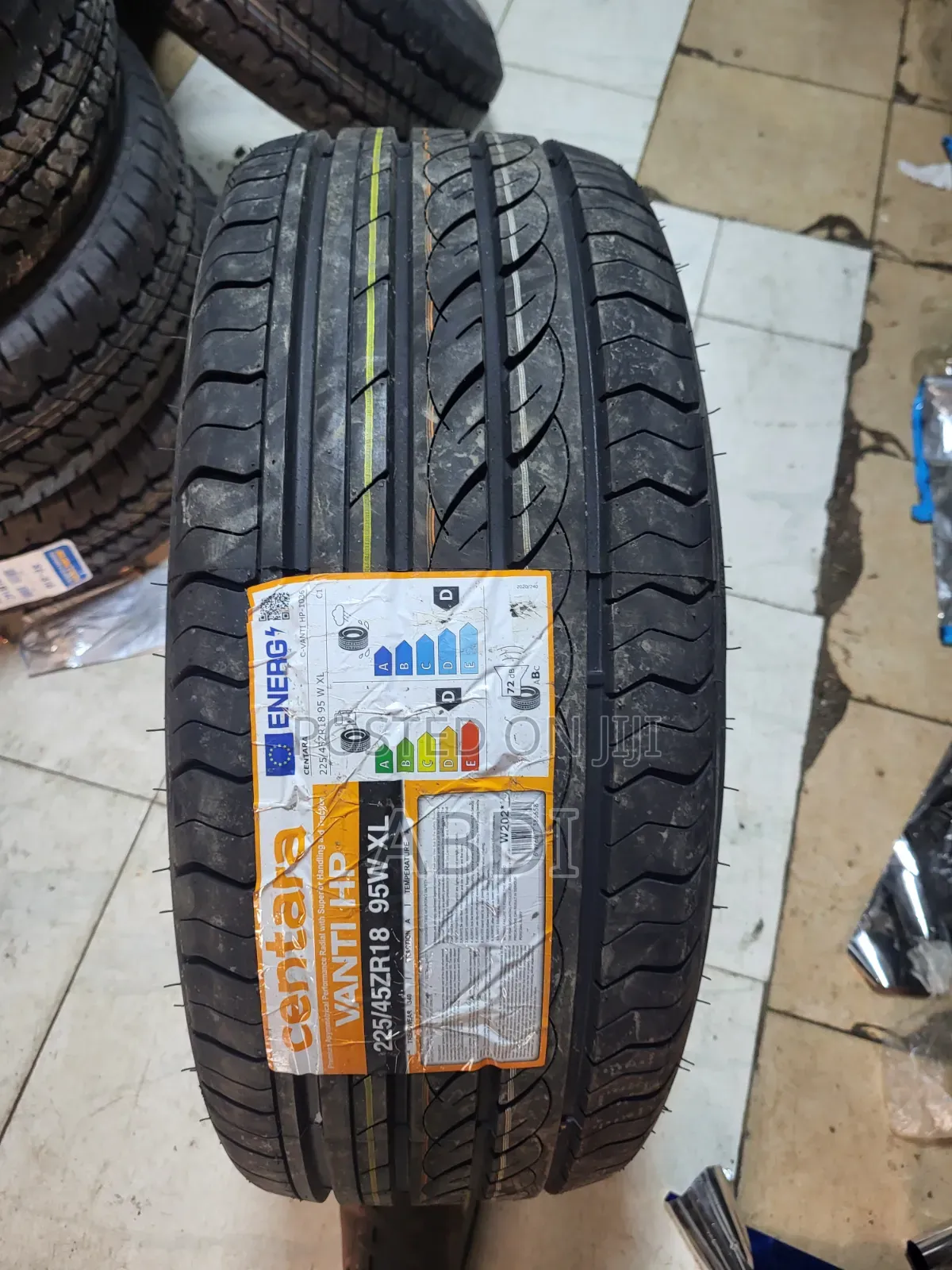 225/45r18 Centara