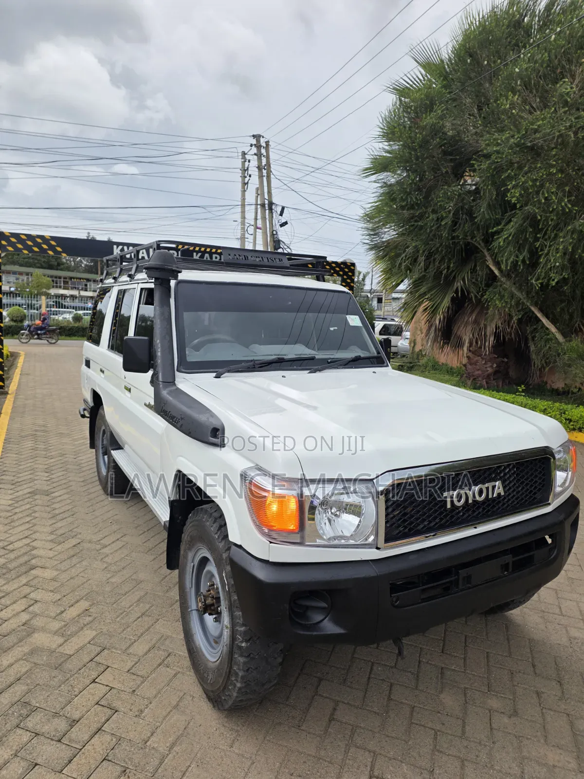 Toyota Land Cruiser 2016 White