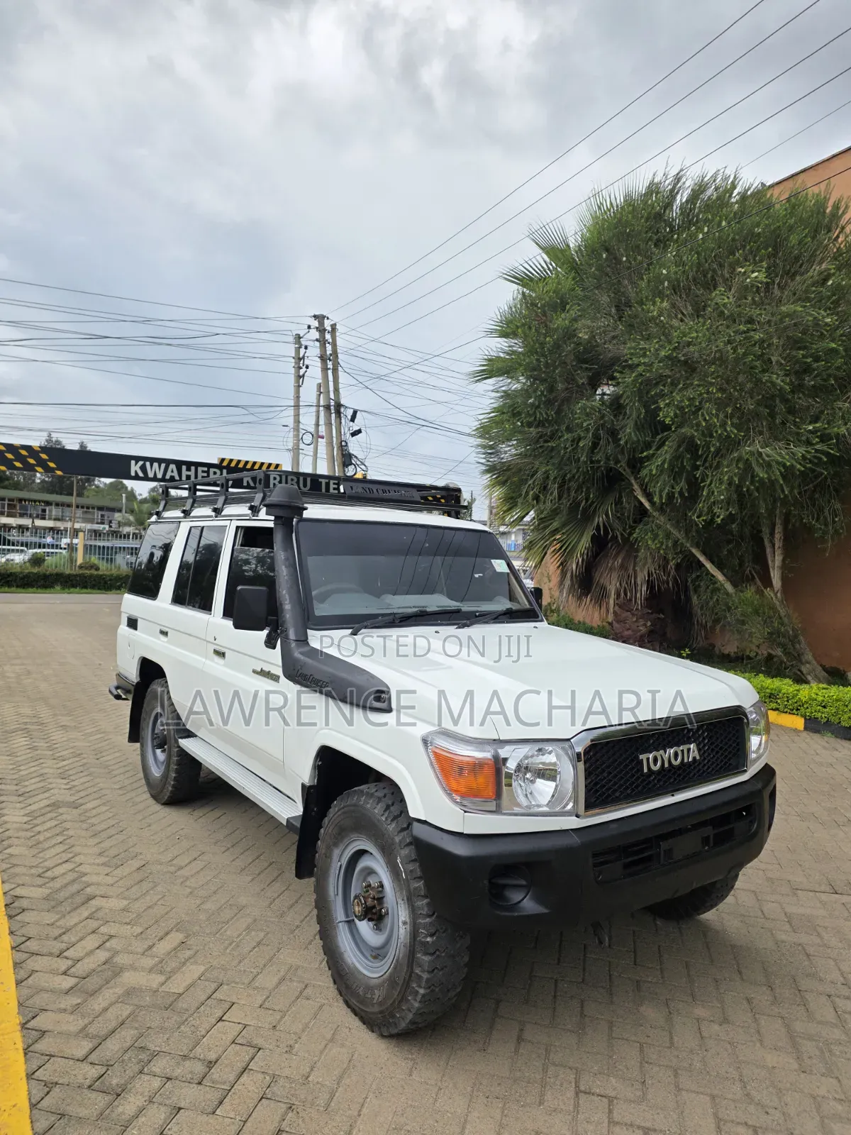 Toyota Land Cruiser 2016 White