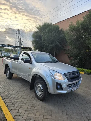Isuzu D-MAX 2025 Silver