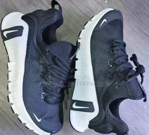Nike Metcon Black and White Shoes Sz :37-45