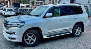 Toyota Land Cruiser 4.6 V8 ZX 2019 Pearl