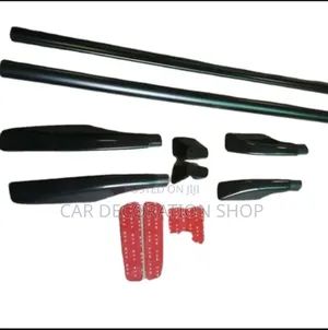 Black Universal Fit Roof Rails Maximizes Cargo Roof Space