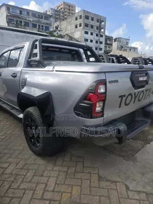 Toyota Hilux Rogue 4x4 2019 Silver