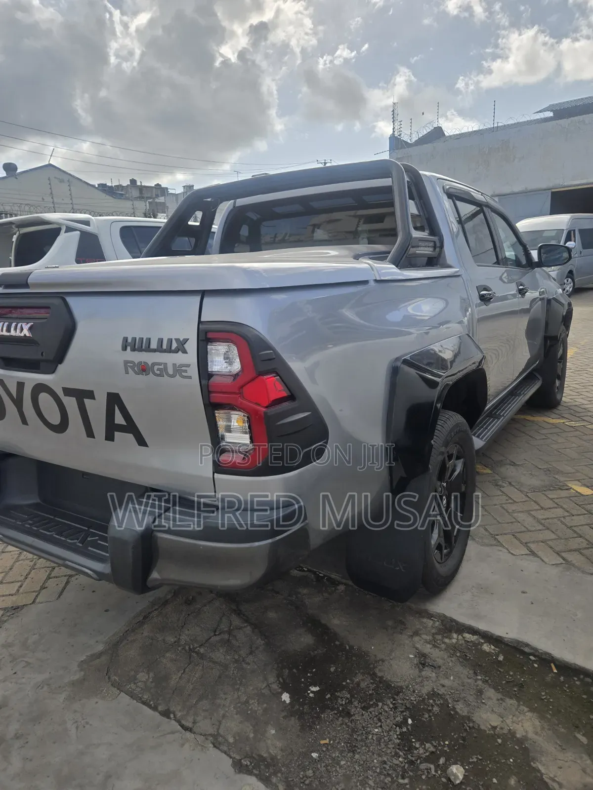 Toyota Hilux Rogue 4x4 2019 Silver