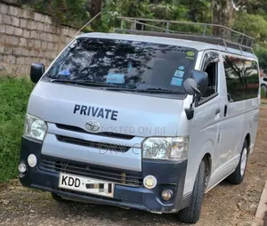 Toyota HiAce 2014 Silver