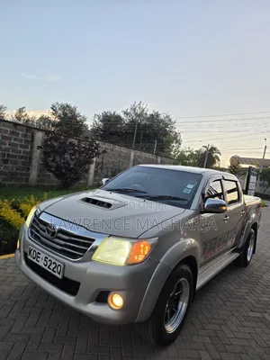 Toyota Hilux 2014 Gold