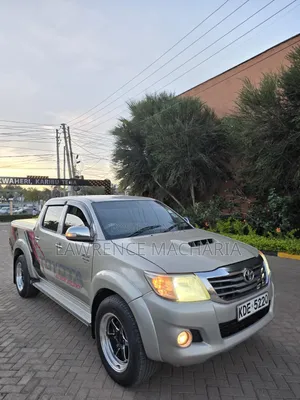 Toyota Hilux 2014 Gold