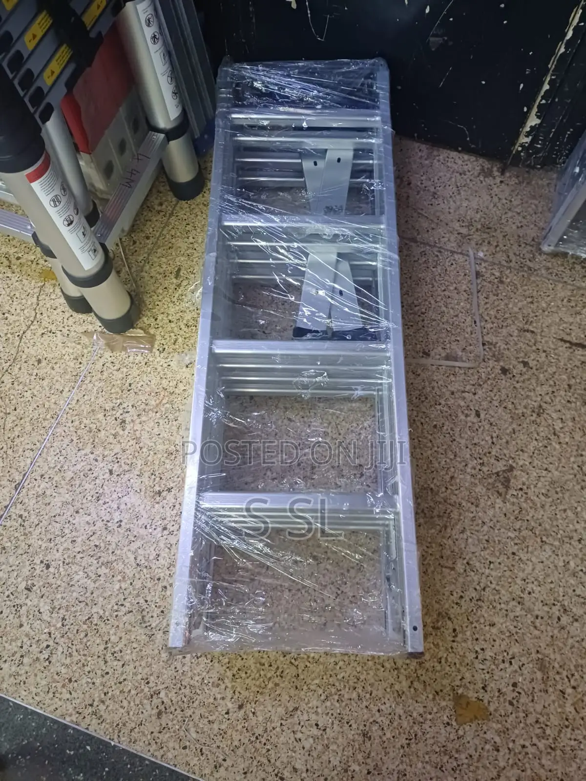 4x4 Aluminium Folding Ladder – Strong, Lightweight
