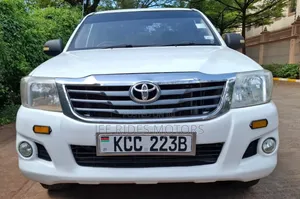 Toyota Hilux 2014 White