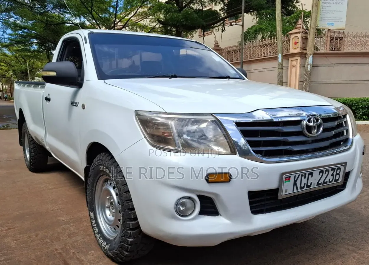 Toyota Hilux 2014 White
