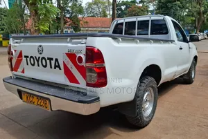 Toyota Hilux 2014 White