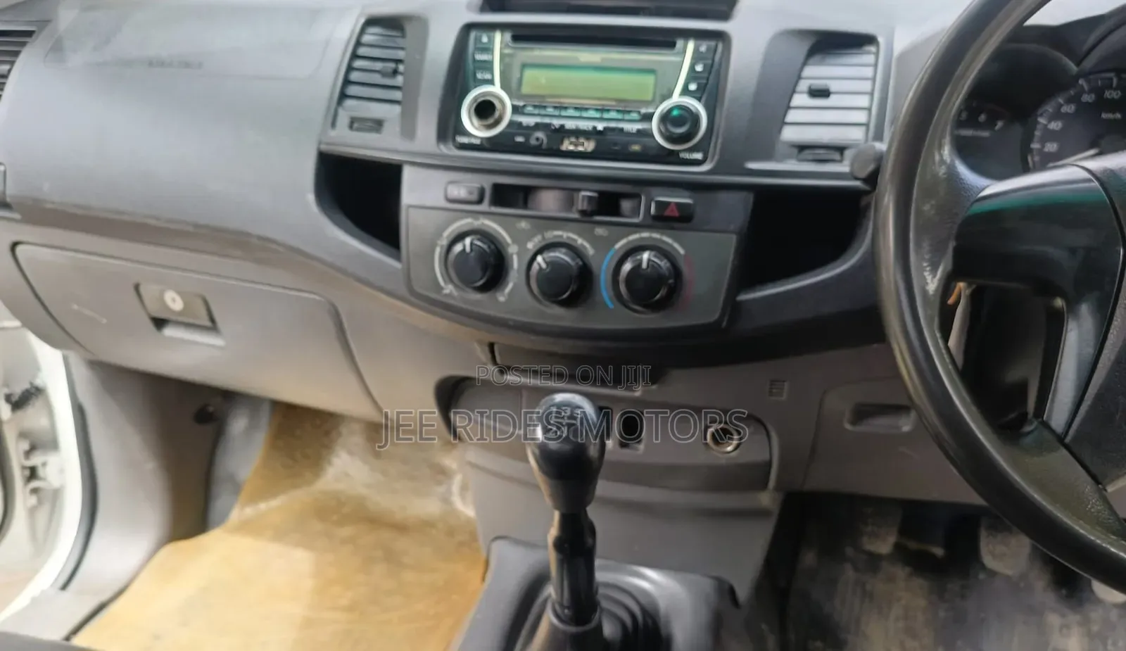 Toyota Hilux 2014 White
