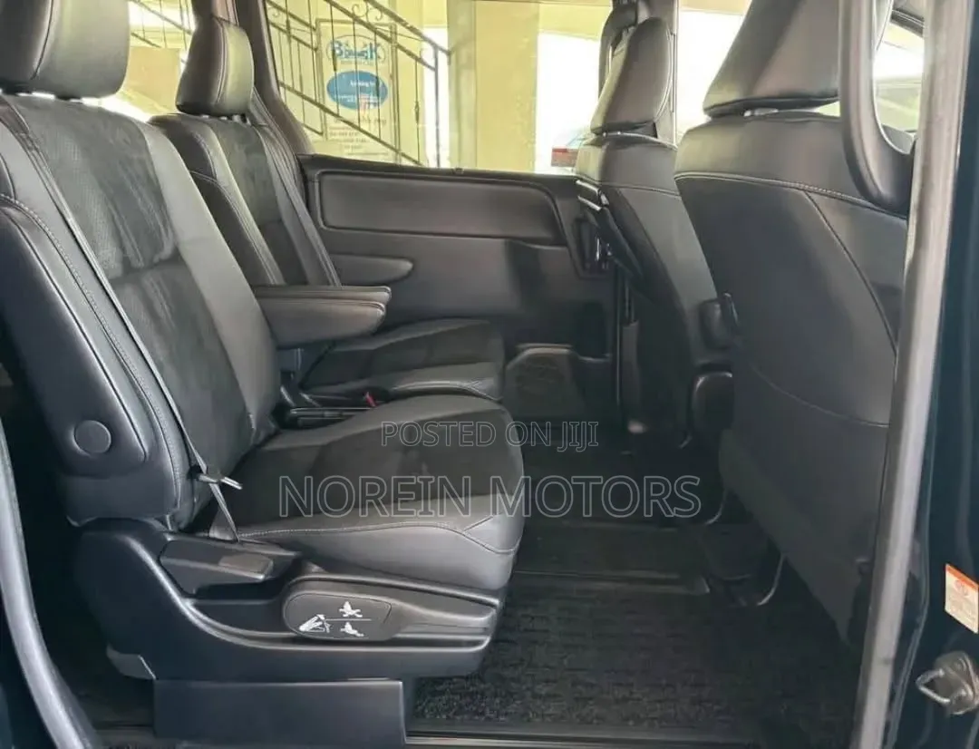 Toyota Noah 2020 Blue