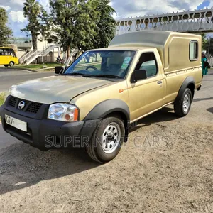Nissan NP300 2006 Gold