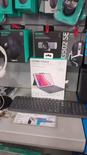 Logitech Combo Touch For iPad 10th Generation)