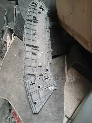 Toyota Crown 2010 Splash Guard