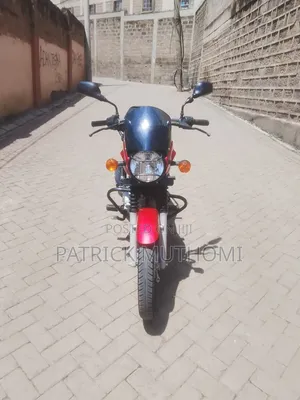 Bajaj Boxer 125 2026 Red