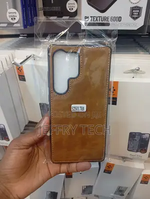 Samsung S25 Ultra : Smooth, Textured Brown Faux or Real Leather Case